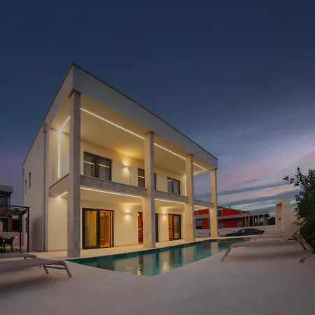 Вилла Turnea With Heated Pool Турань