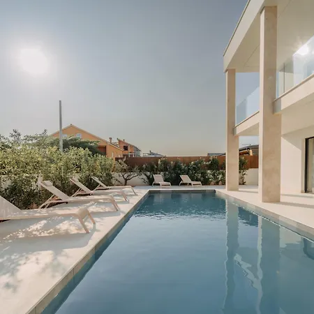 Вилла Turnea With Heated Pool