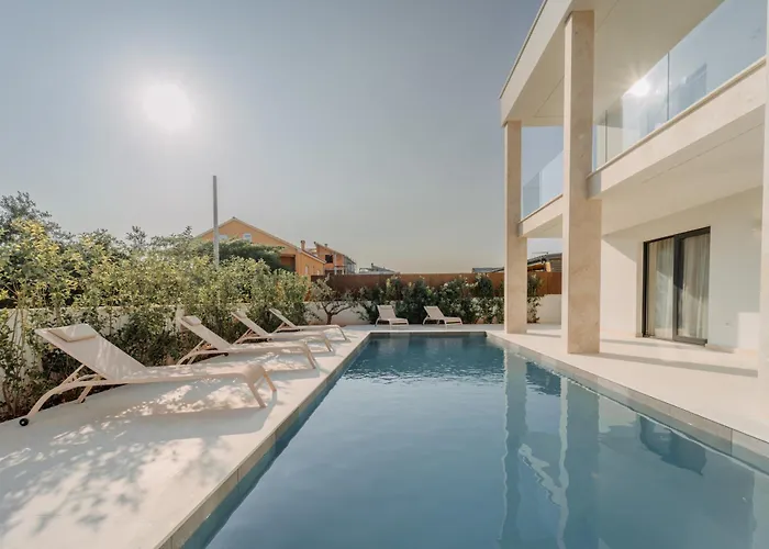 Вилла Turnea With Heated Pool