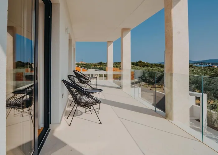 Turnea With Heated Pool