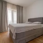 Turnea With Heated Pool Vila