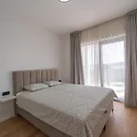 Turnea With Heated Pool Vila