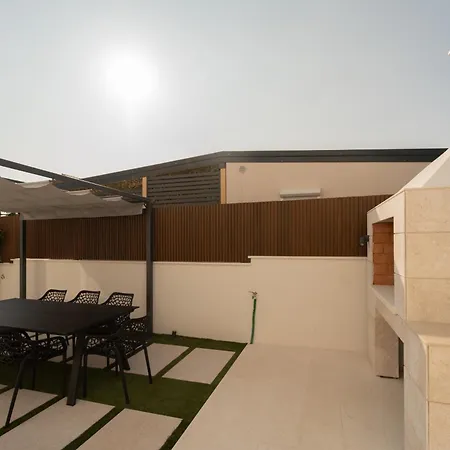 וילה Turnea With Heated Pool *