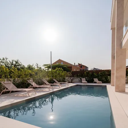 Willa Turnea With Heated Pool Turanj