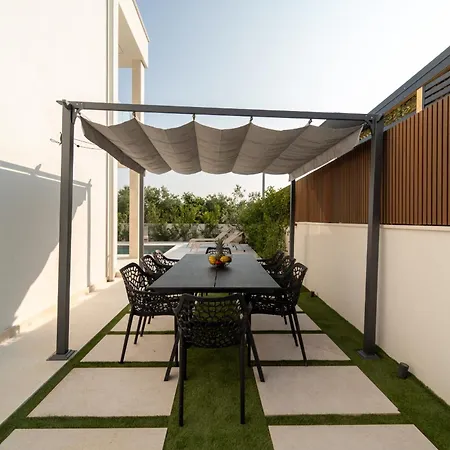 Turnea With Heated Pool Willa