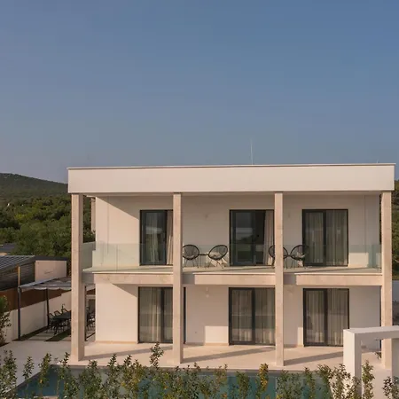 Willa Turnea With Heated Pool Turanj