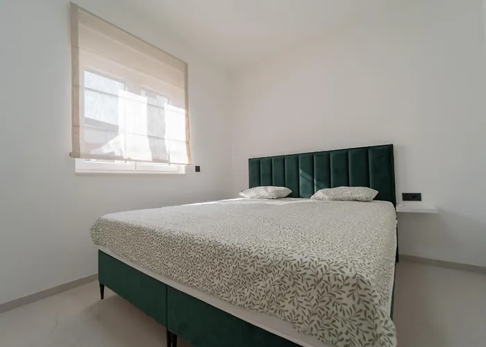 Turnea With Heated Pool *