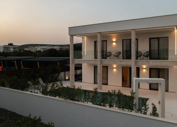 Turnea With Heated Pool Villa *